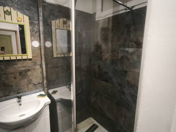 Colocation à louer à Hyères - photo 17 : salle de bain-17