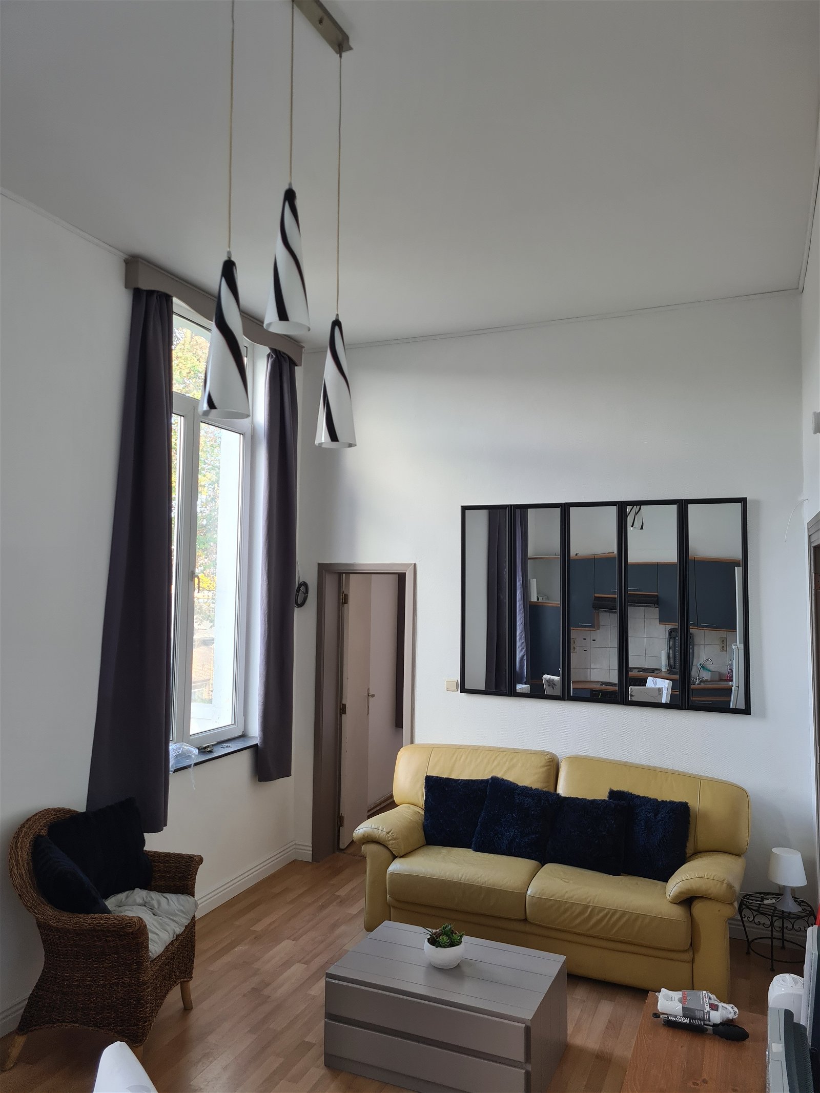 Itsenäinen Studio Charleroi 252506