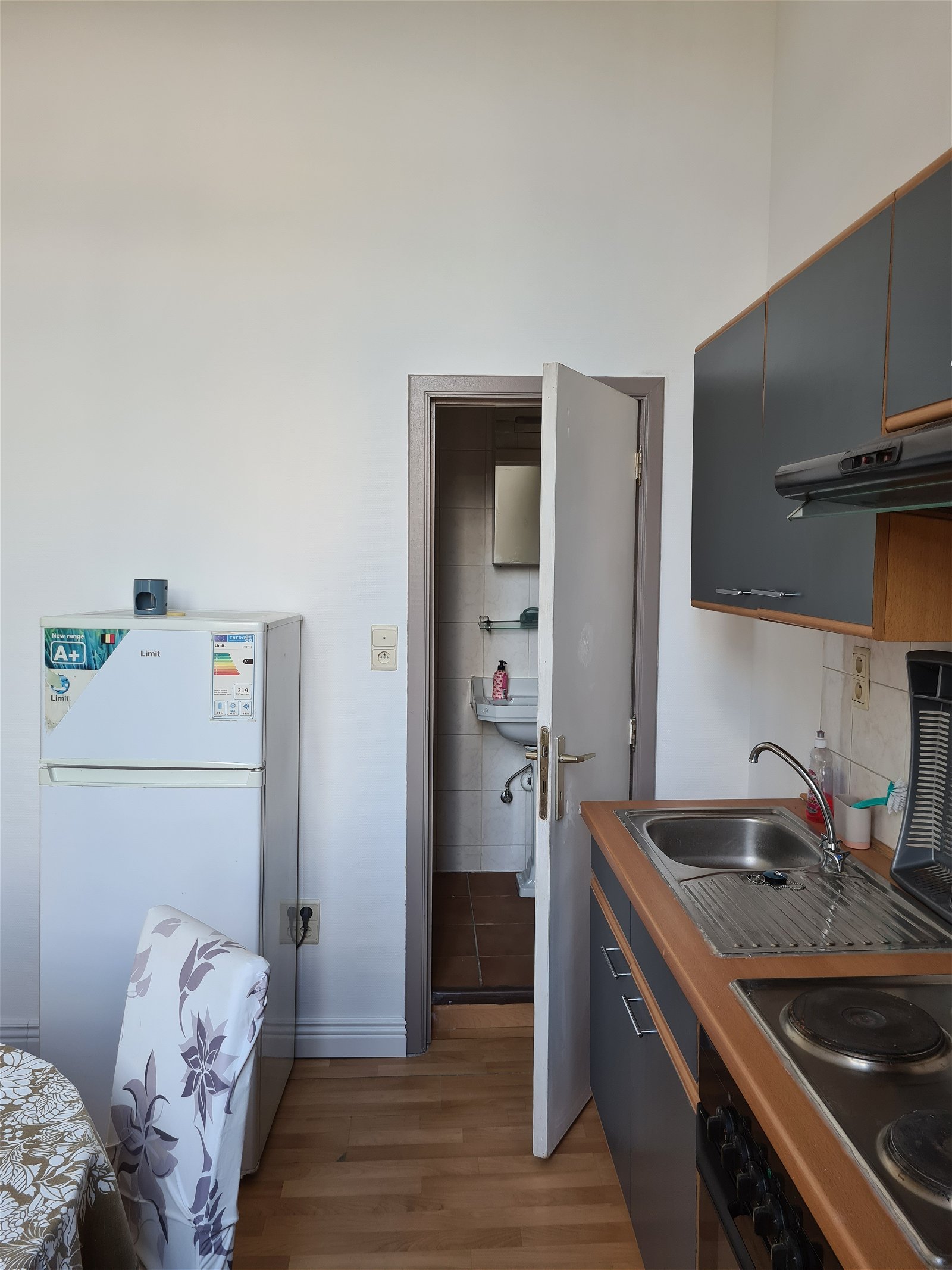 Itsenäinen Studio Charleroi 252506