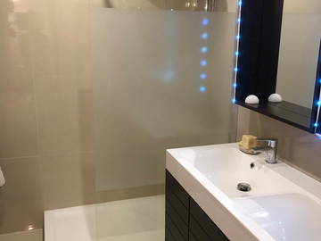 Logement entier à louer à Senlis - photo 13 : salle de bain-13
