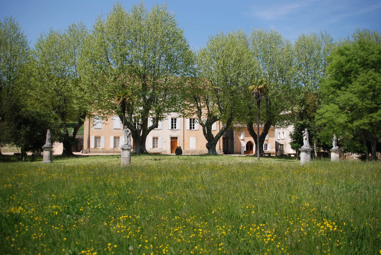 Unabhängiges Studio Rocbaron 96607