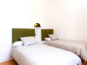 Roomlala | Appartement ensoleillé avec chambre double et balcon à louer
