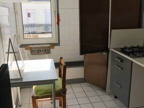 F2-Wohnung im ersten Stock eines Hauses