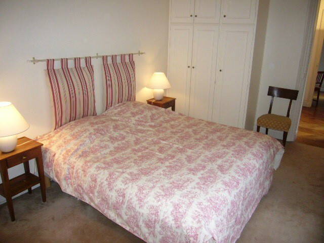 Entire Home Nantes 12055-4