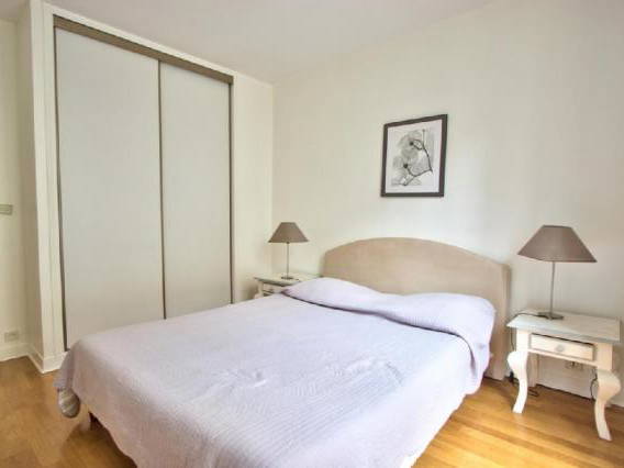 Kolokation Paris 426264-4