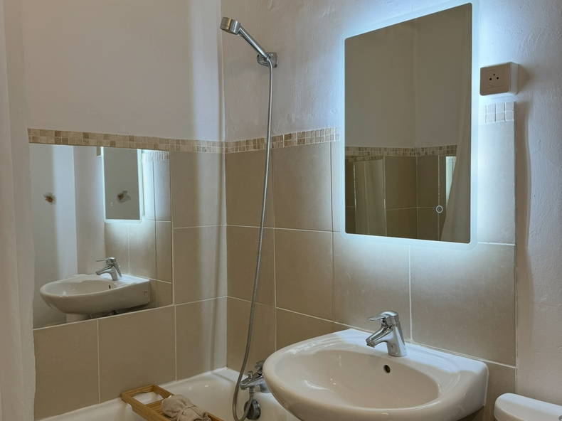 Tutta La Casa Avignon 659660-2