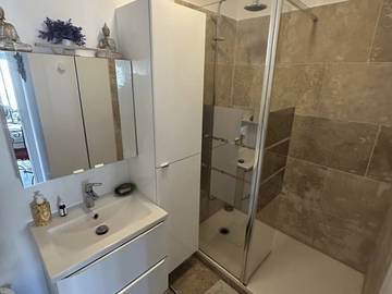 Logement entier à louer à Sanary-Sur-Mer - salle de bain-7