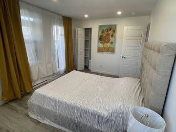 Entire home for rent in Longueuil - photo 5 : Bedroom-5
