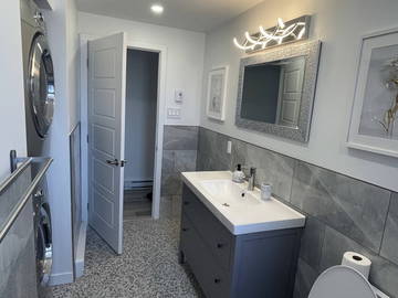 Entire home for rent in Longueuil - photo 14 : Bathroom-14