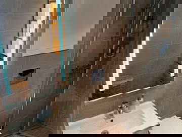 Entire Home Lyon 664277-11