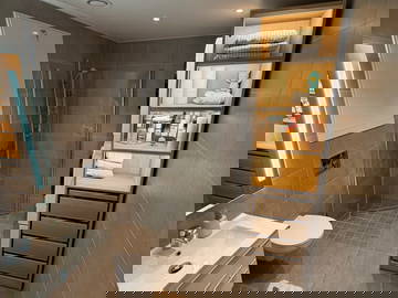 Entire Home Lyon 664277-12