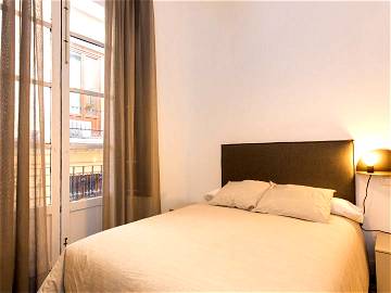 Roomlala | Appartement moderne avec chambre double à louer dans le cent
