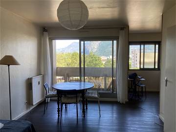 Roomlala | Appartement pour couple étudiant très bien desservi