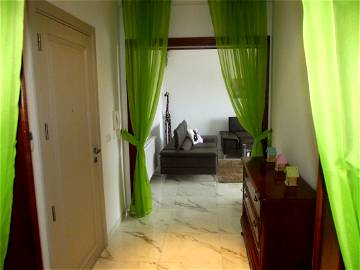 Roomlala | Appartement S+2 à 5 Min De L'aéroport Tunis Carthage
