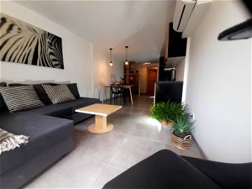 Roomlala | Appartement Studio De 42 M2 Neuf Avec Terrasse Et Jardin