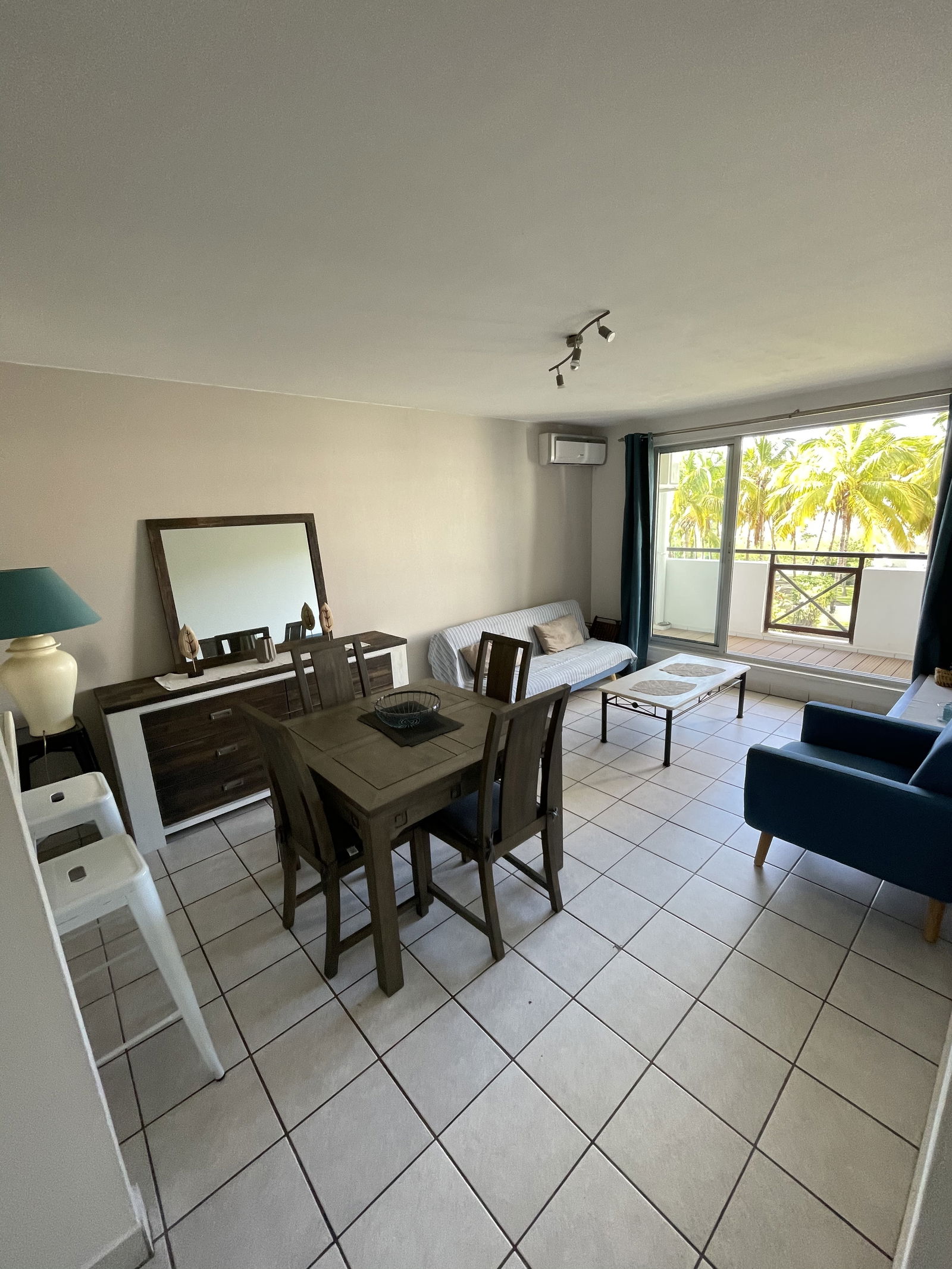 Oberoende Studio Boucan Canot 250135