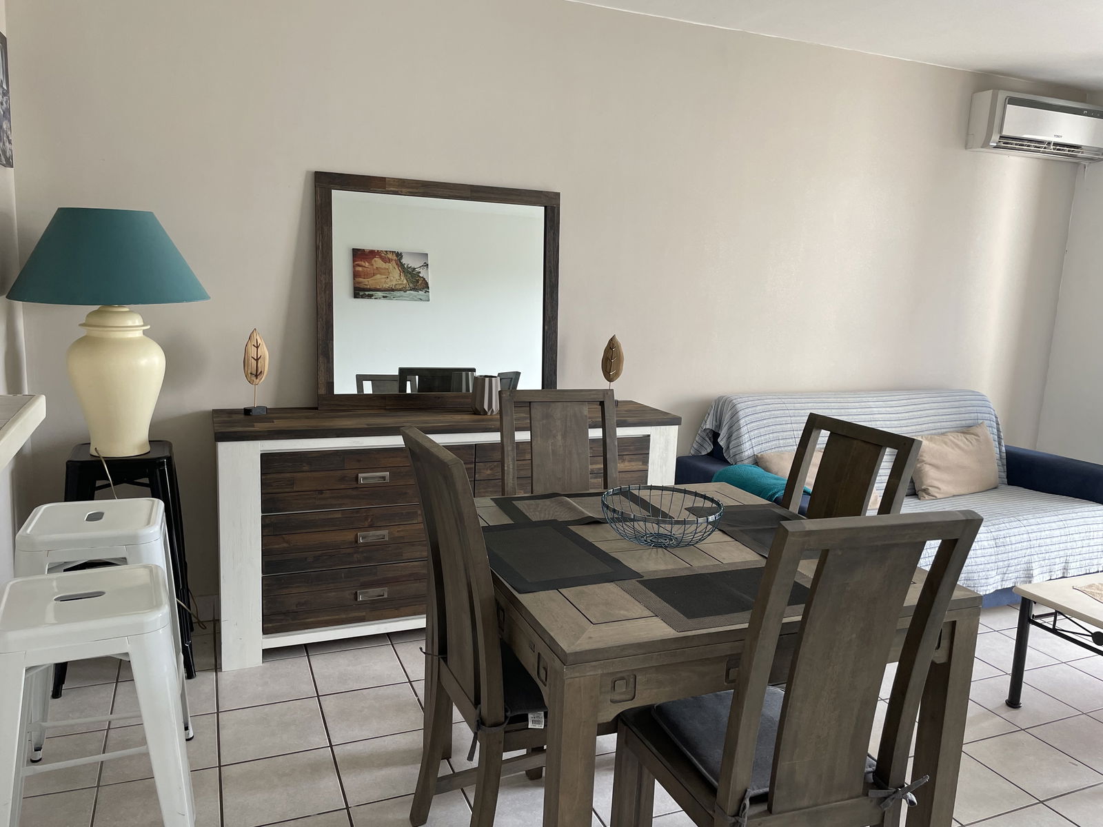 Oberoende Studio Boucan Canot 250135