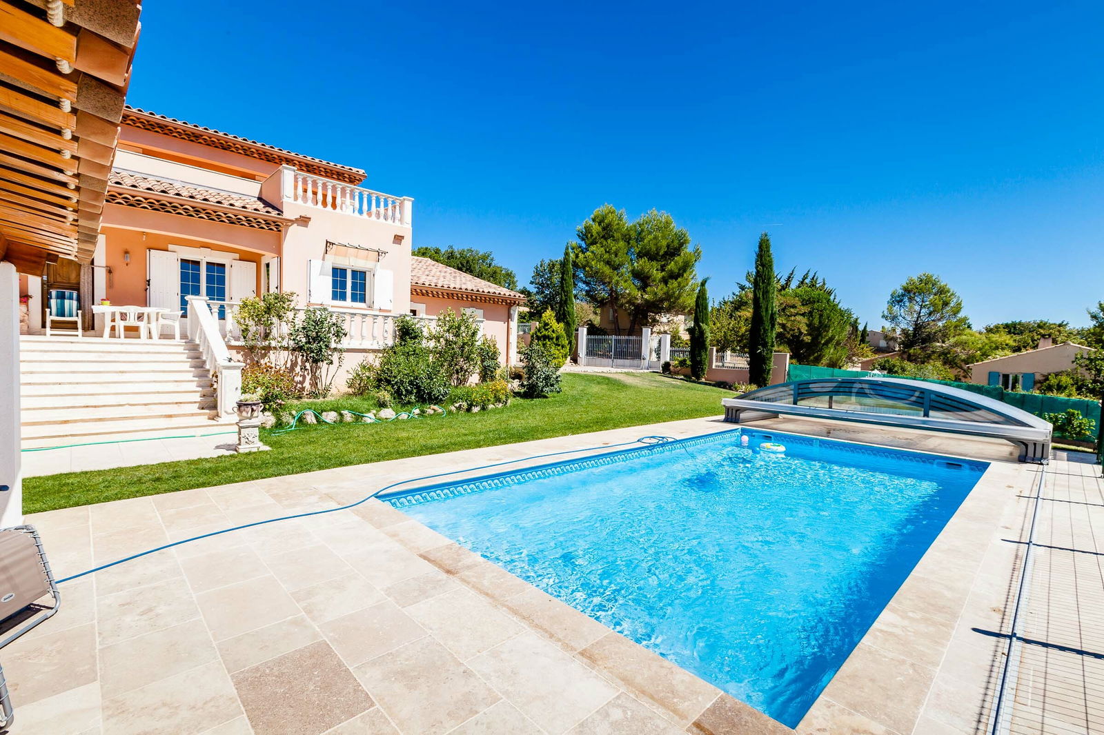 Oberoende Studio Reillanne 241104