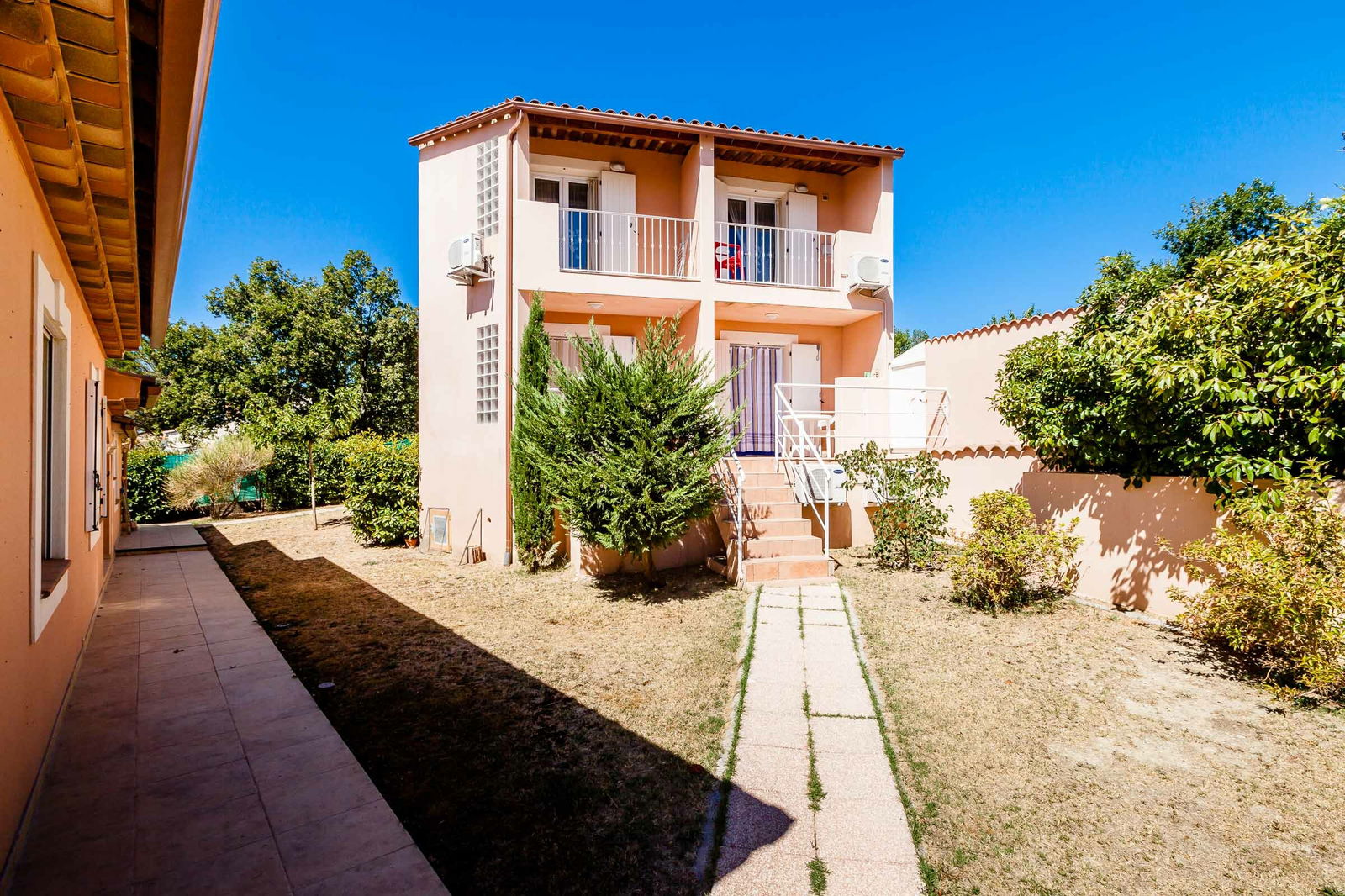 Oberoende Studio Reillanne 241104