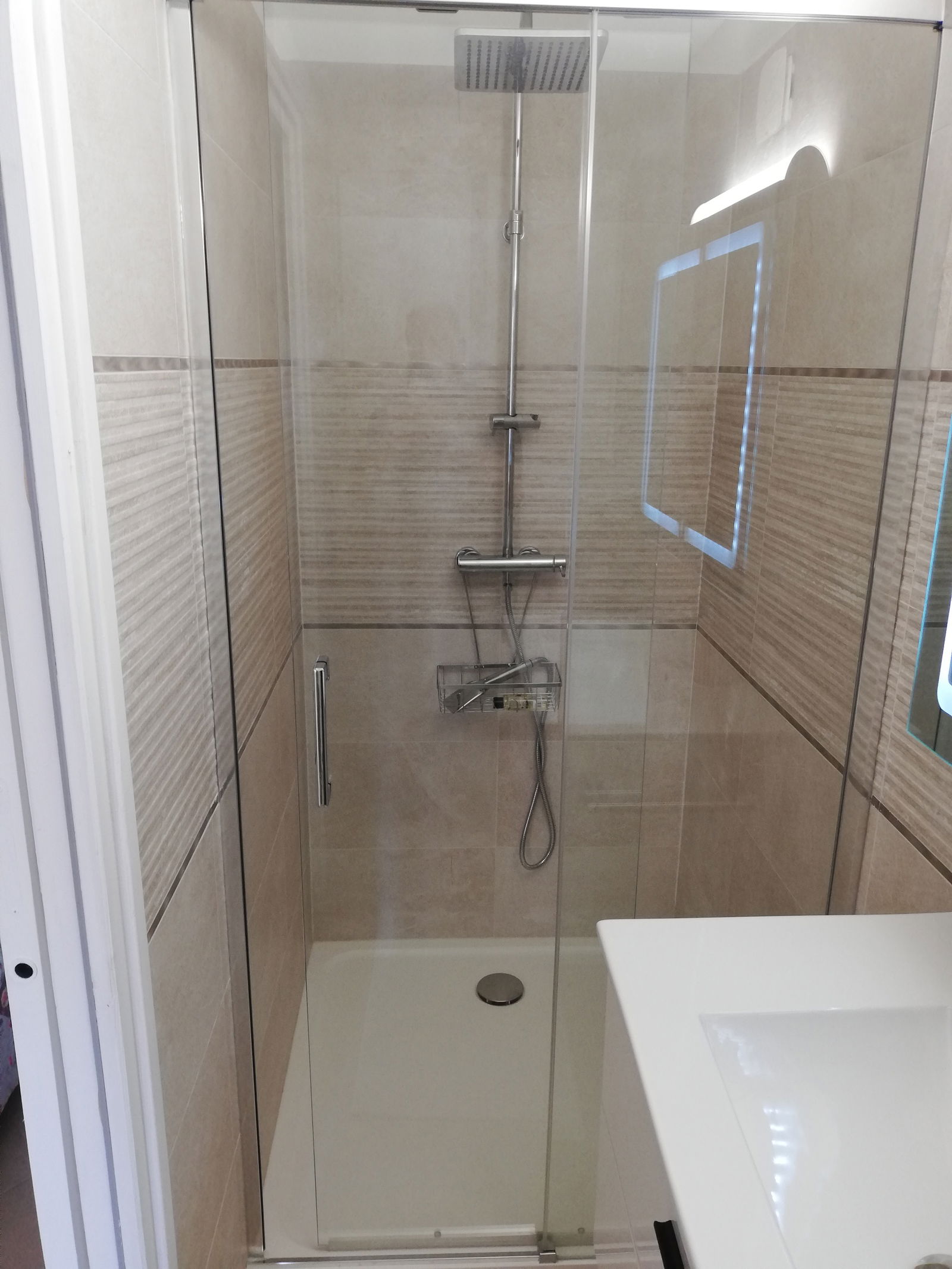 Onofhängeg Studio Grasse 454555