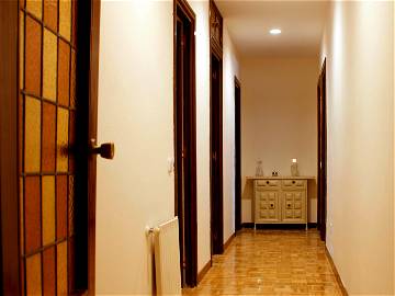 Private Room Madrid 257577-6
