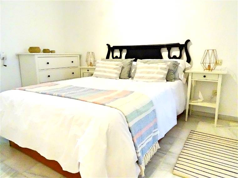 Room In The House Sevilla 241400-1