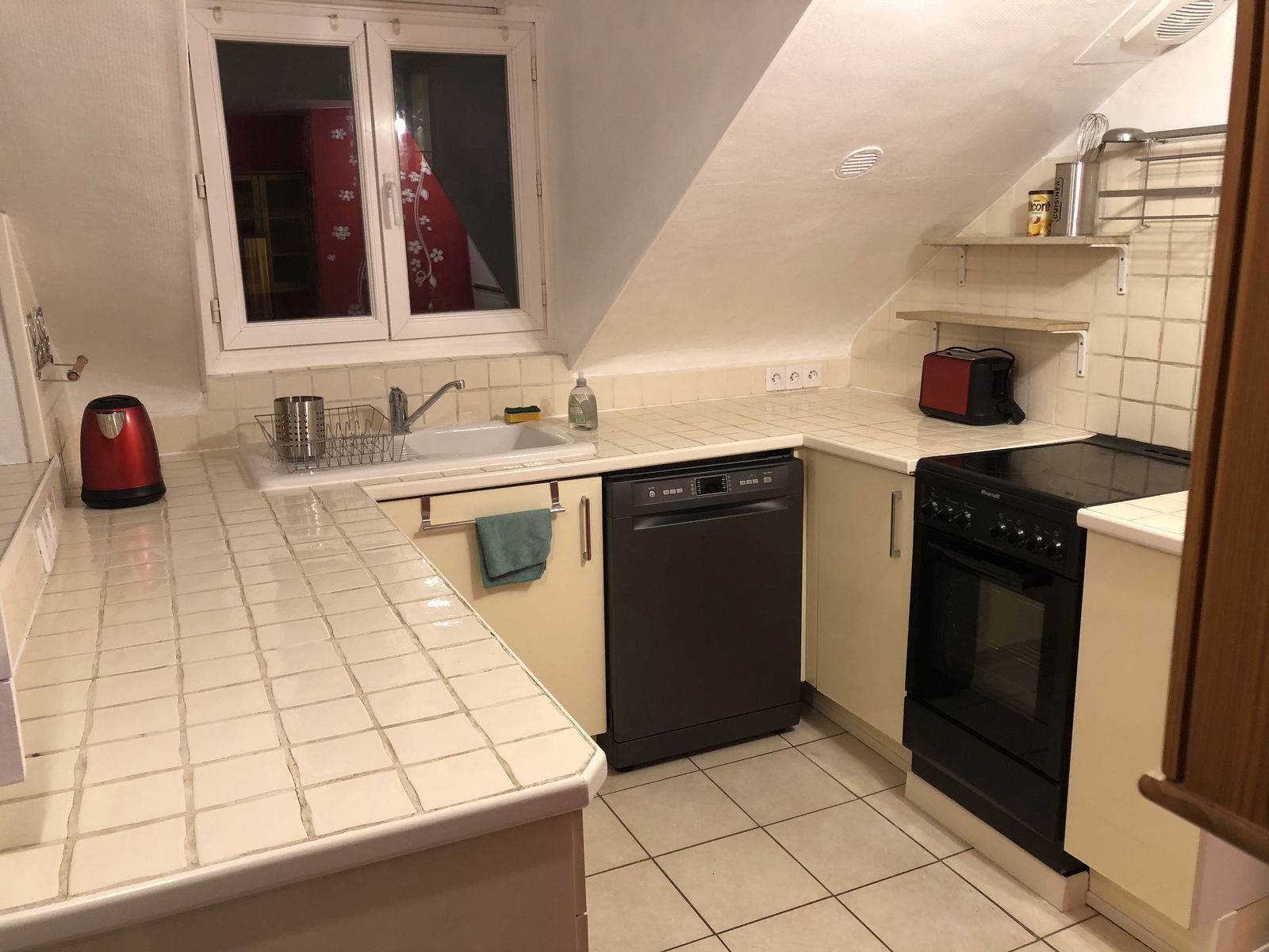 Entire Home Paris 552580