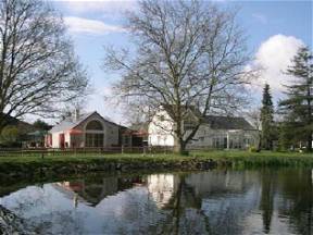 Au Bas Chalonge Chambres D'Hôtes Et Gîte