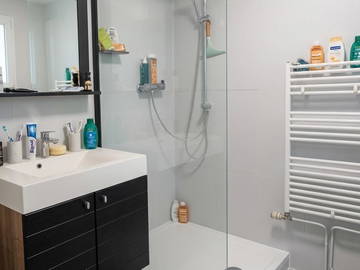 Chambre chez l'habitant à louer à Aubervilliers - photo 3 : salle de bain-3
