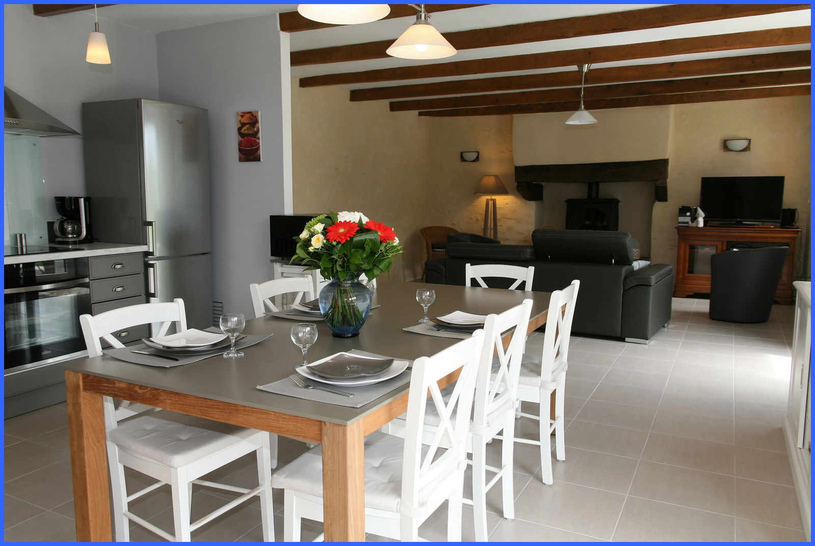 Independent Studio Plonéour-Lanvern 64088