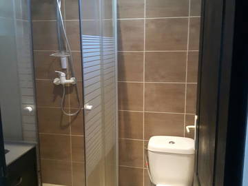Chambre d'hôte à louer à Thieux - salle de bain-7