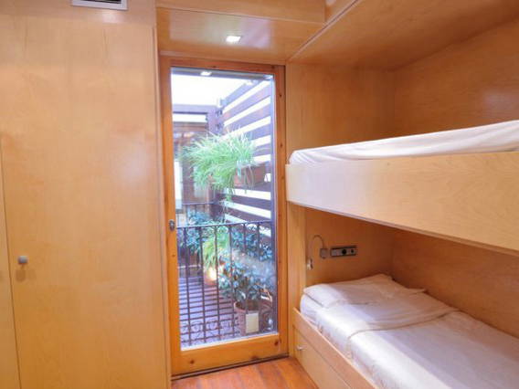 Entire Home Barcelona 37404-5