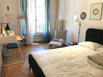 Roomlala | Bardzo ładny pokój w sercu Lozanny (Rue Du Midi)