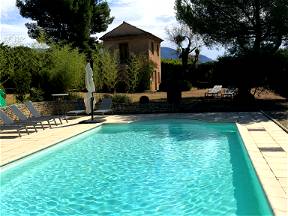 Charming bastidon located on a plot of 3000 m2 1.5km from