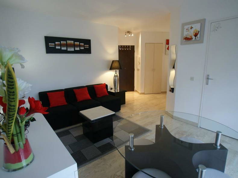 Hela Huset Mandelieu-la-Napoule 219591-3