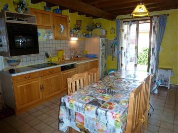 Roomlala | Beaujolais Home Villa Pour 6 Personnes