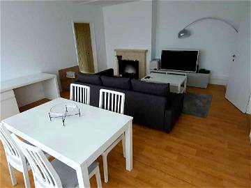 Roomlala | Beautiful 2ch / 100m2 Apartment Fully Equipped, Located Between Brussels & LL