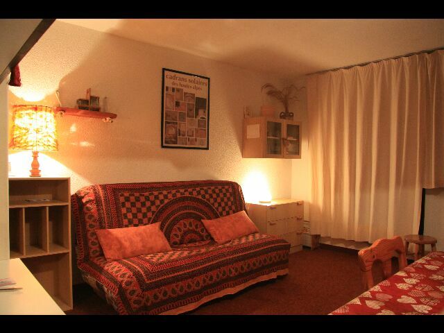 Independent Studio Risoul 89643