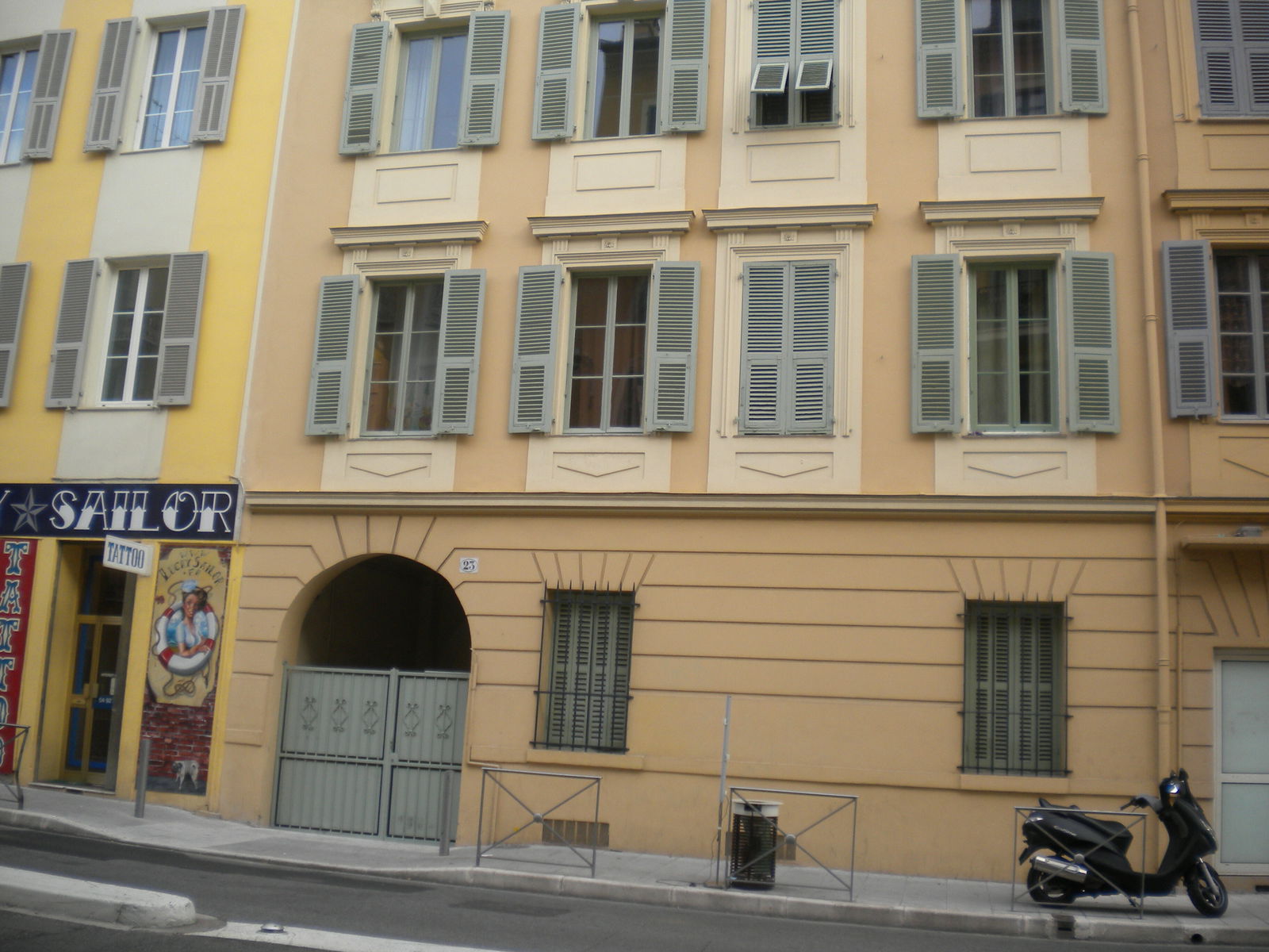 Independent Studio Nice 76228