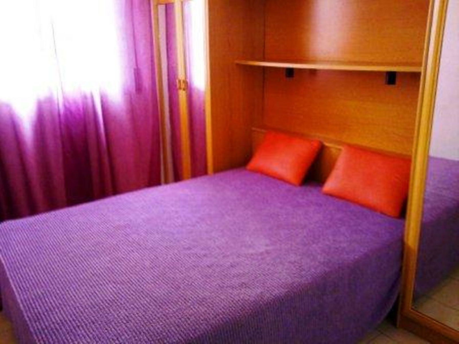 Independent Studio Roses 158775