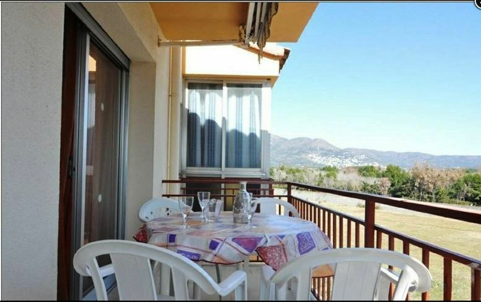 Independent Studio Roses 158775