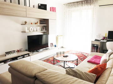 Roomlala | Beautiful apartment near BUS