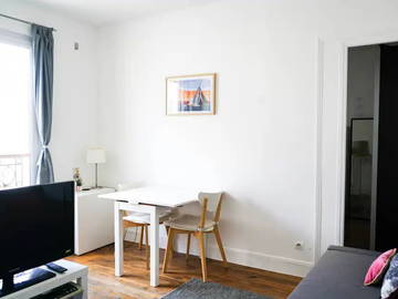 Roomlala | Beautiful apartment Paris 20