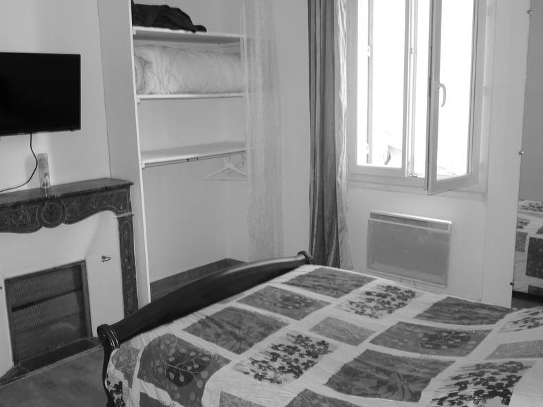 Entire Home Toulon 210296-1