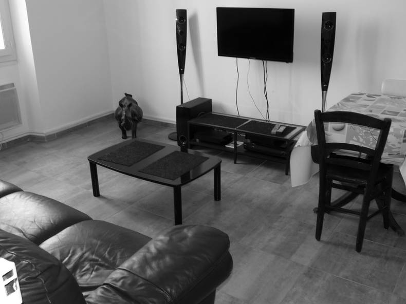 Entire Home Toulon 210296-2