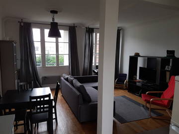 Roomlala | Beautiful, Bright 1-Bedroom Apartment in Saint-Ouen