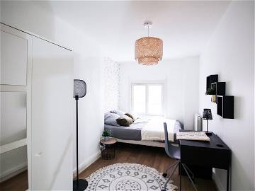 Roomlala | Beautiful Bright Room – 11m² - LY05