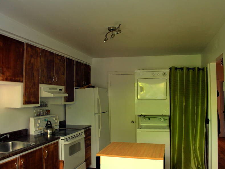 Cały Dom Montréal 200156-4