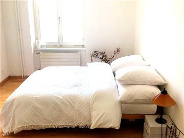 Roomlala | Beautiful Furnished Room In Central (altbau) Apartment, Priv