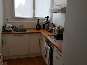 Colocation Tours 214376-4